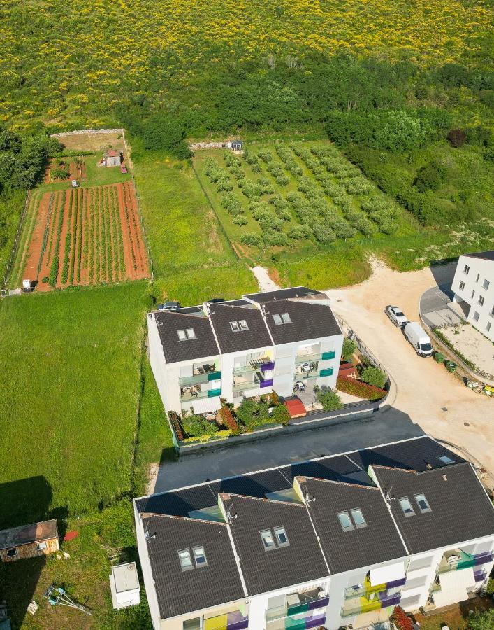 Apartment Hana Замбратия Экстерьер фото