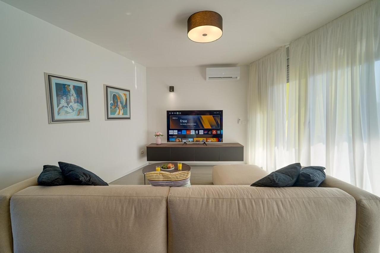 Apartment Hana Замбратия Экстерьер фото