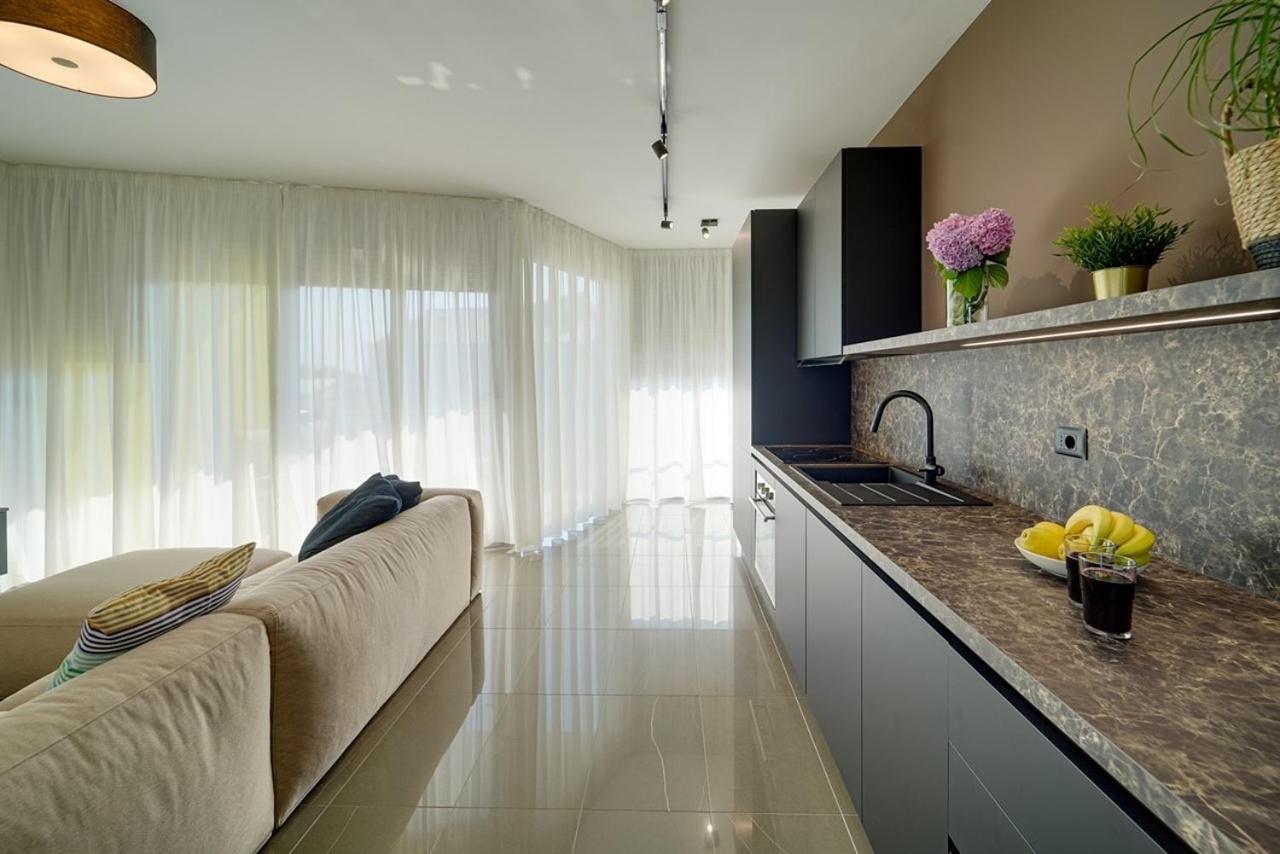 Apartment Hana Замбратия Экстерьер фото